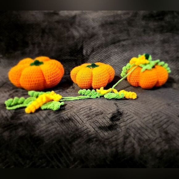 Lot of 3 handmade Crochet Pumpkin - Picture 5 of 9